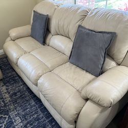 2 Sofas 