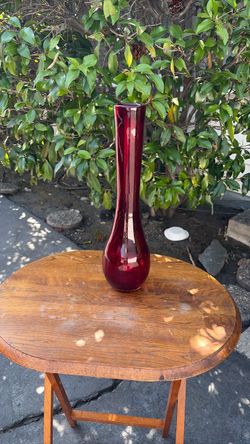 Glass Vase striking red glass piece vintage glass