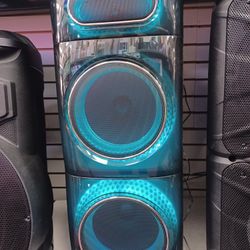 Latest Model Powerful Bluetooth Party Speaker. Beautiful Lighting Show. Brand New