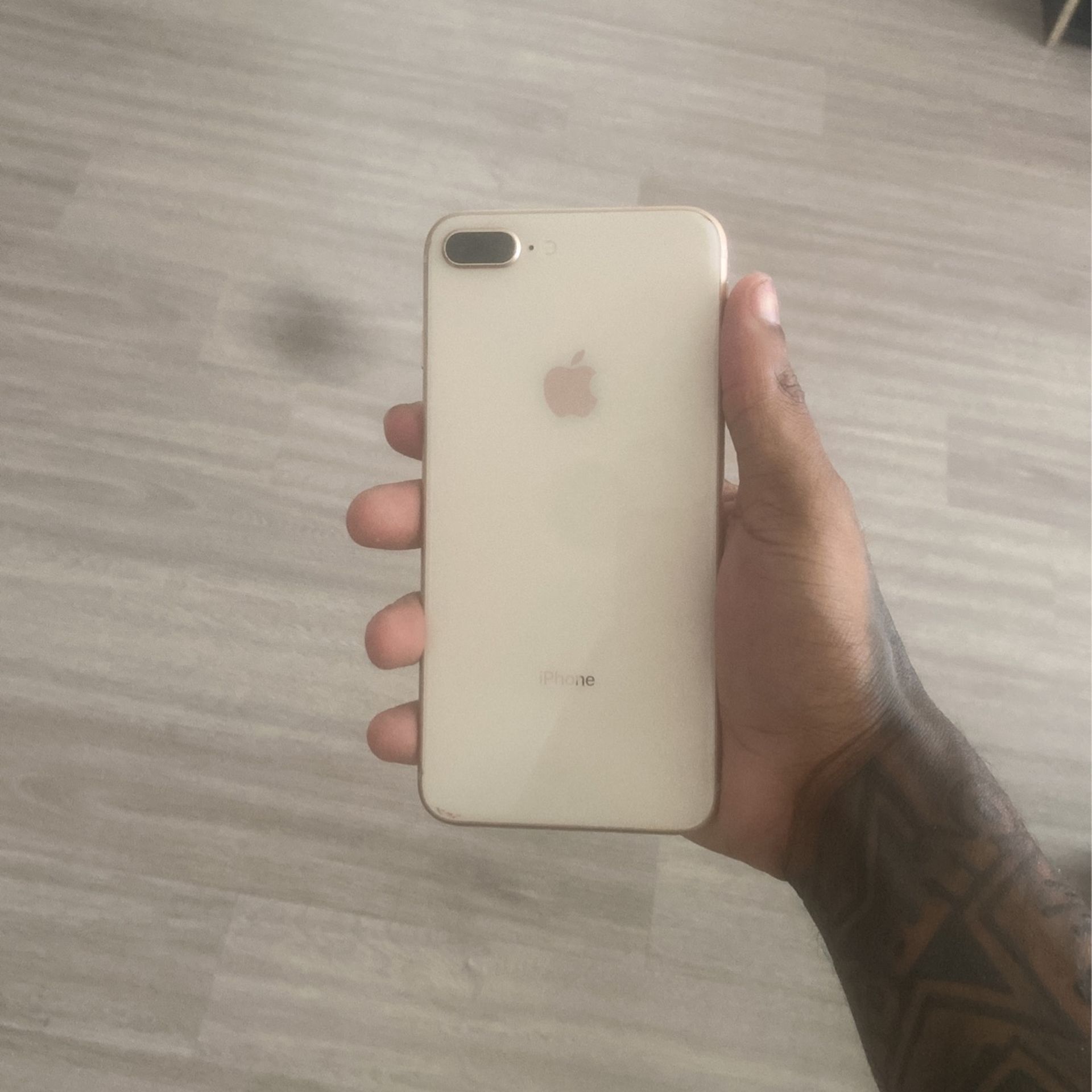 iPhone 8 Plus