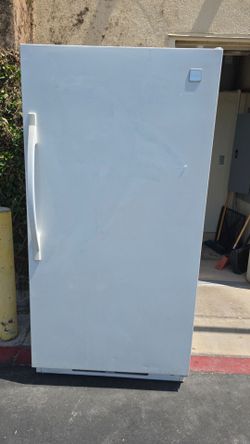 Whirlpool Freezer 19.6 cu ft. Commercial Grade upright