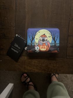NWT Loungefly Stitch Wallet - Glows In The Dark 