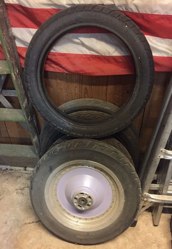 Motorcycle tires and rim