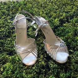 Silver strappy open-toes low heels