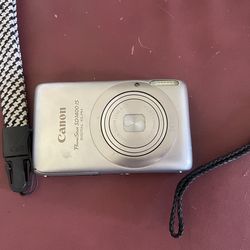 Canon PowerShot SD1400 camera