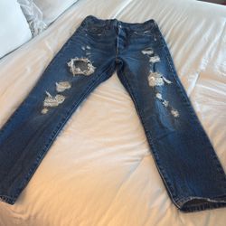 Women’s/Teen Levi’s Jeans