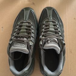 Green Nike Air max, Women size 8