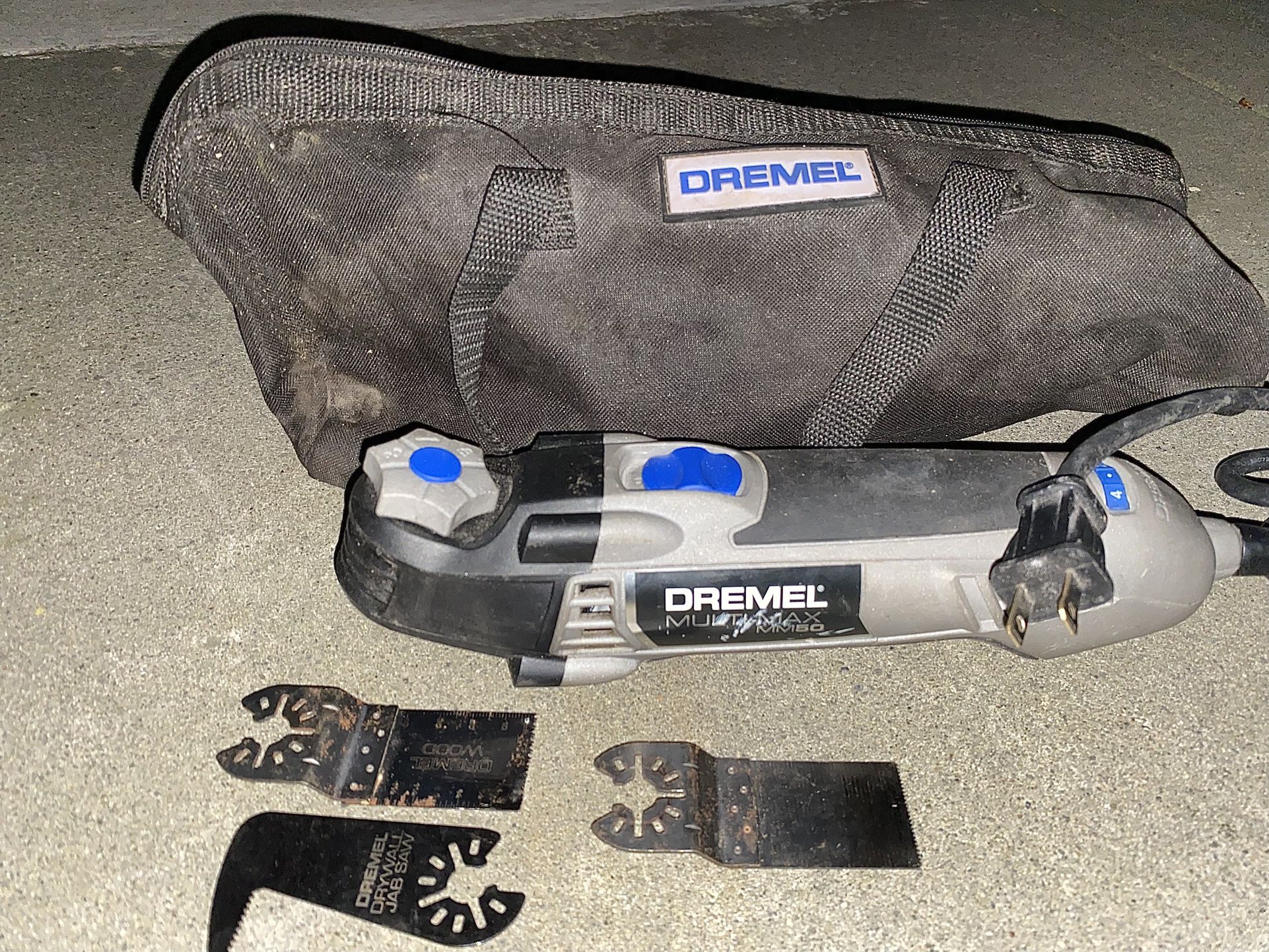 Dremel Oscillating Multi-Tool Model# MM50 3 Important Attachments & Case Included (Barely Used)