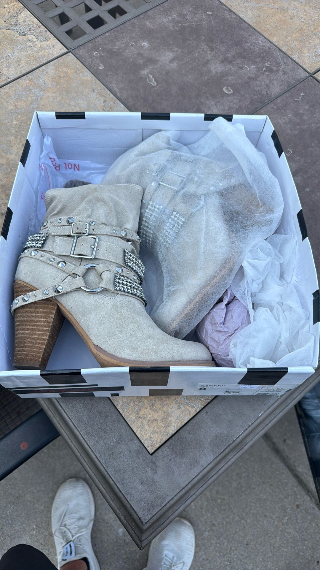 Women’s Size 8 Brand New Shoe Boot