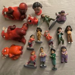 Turning red figurines lot 16 characters