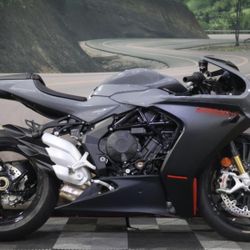 2023 MV Agusta Superveloce 800