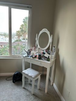 Charming vanity with matching stool