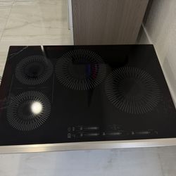 Frigidaire Gallery 30 inch induction modular cooktop 4 burner BROKEN