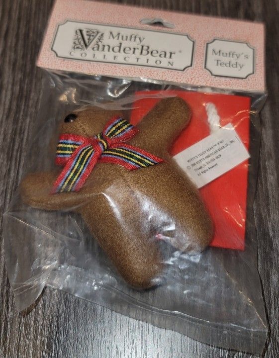 Muffy Vanderbear Collection Muffy's Teddy NIP