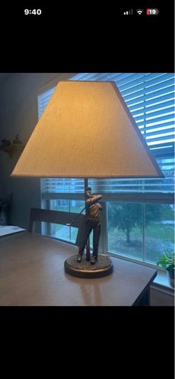 Vintage Bombay Co. bronze golfer table lamp