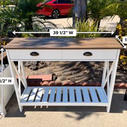 FREE  Entry/Console Table