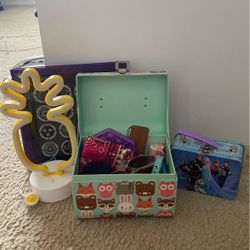 Random Kids Decor And Toys 