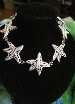 Beautiful Silver Starfish Bracelet New!