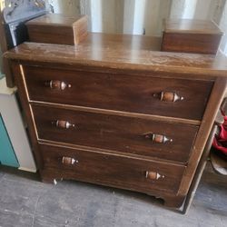 Dresser