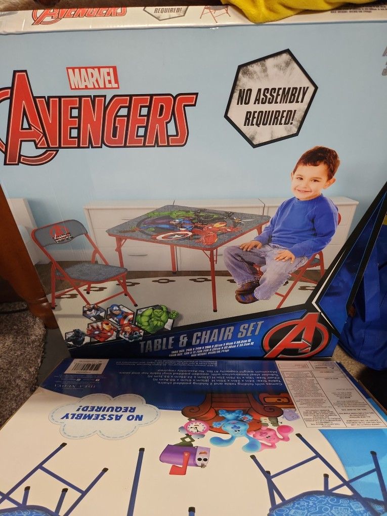 Table & Chairs Ages 3-8
