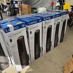 Midea WiFi 42" Oscillating Tower Fan with Aromatherapy for Home Use