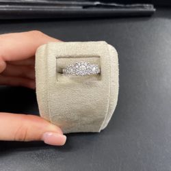 Ladies Diamond Ring 