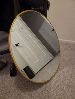 Round Wall Mirror with Gold Frame