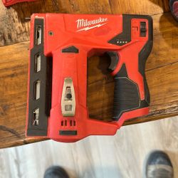 Milwaukee M12 Staple Gun