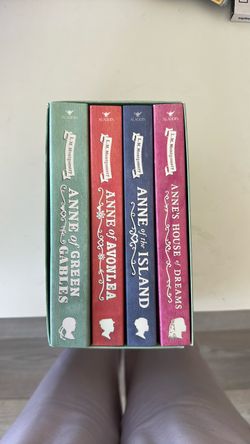L.M. Montgomery Anne of Green Gables 4-Book Box Set