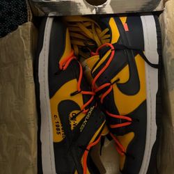 Nike Dunk Low (rep) OW Size 10 University Gold($130.00)