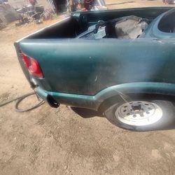 96 97 98 S-10 Bed Fenders Core Tailgate Gas Door 