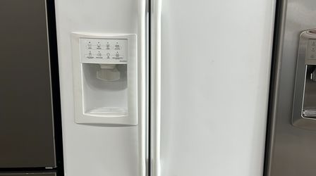 GE Side By Side   Refrigerator Side by Side With high Efficiency
