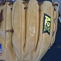 Collectors Baseball Glove In Excellent Condition $100 Very Very Firm