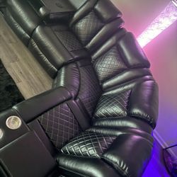 Jekari 3 piece Leather Recliner NEW in Box