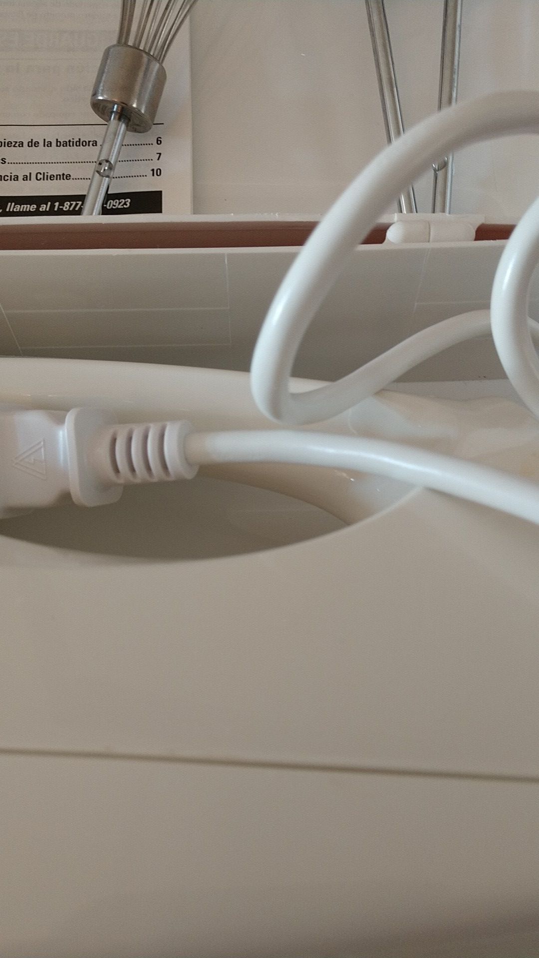 GE Electric Hand Mixer with Case 225 watt