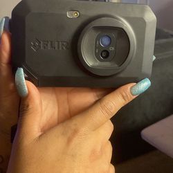 FLIR THERMA CAMERA