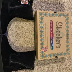 Women’s Skechers Boots Size 7