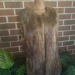 Women's Forever 21 Faux Fur Vest. L