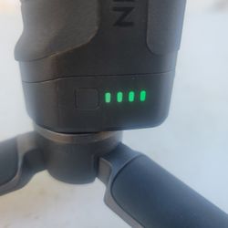 RONIN-SC  CAMERA  TRIPIE OR VIDEO CAMERA 
