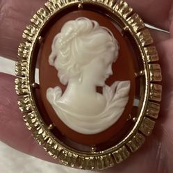 AVON, Vintage 70’s Cameo