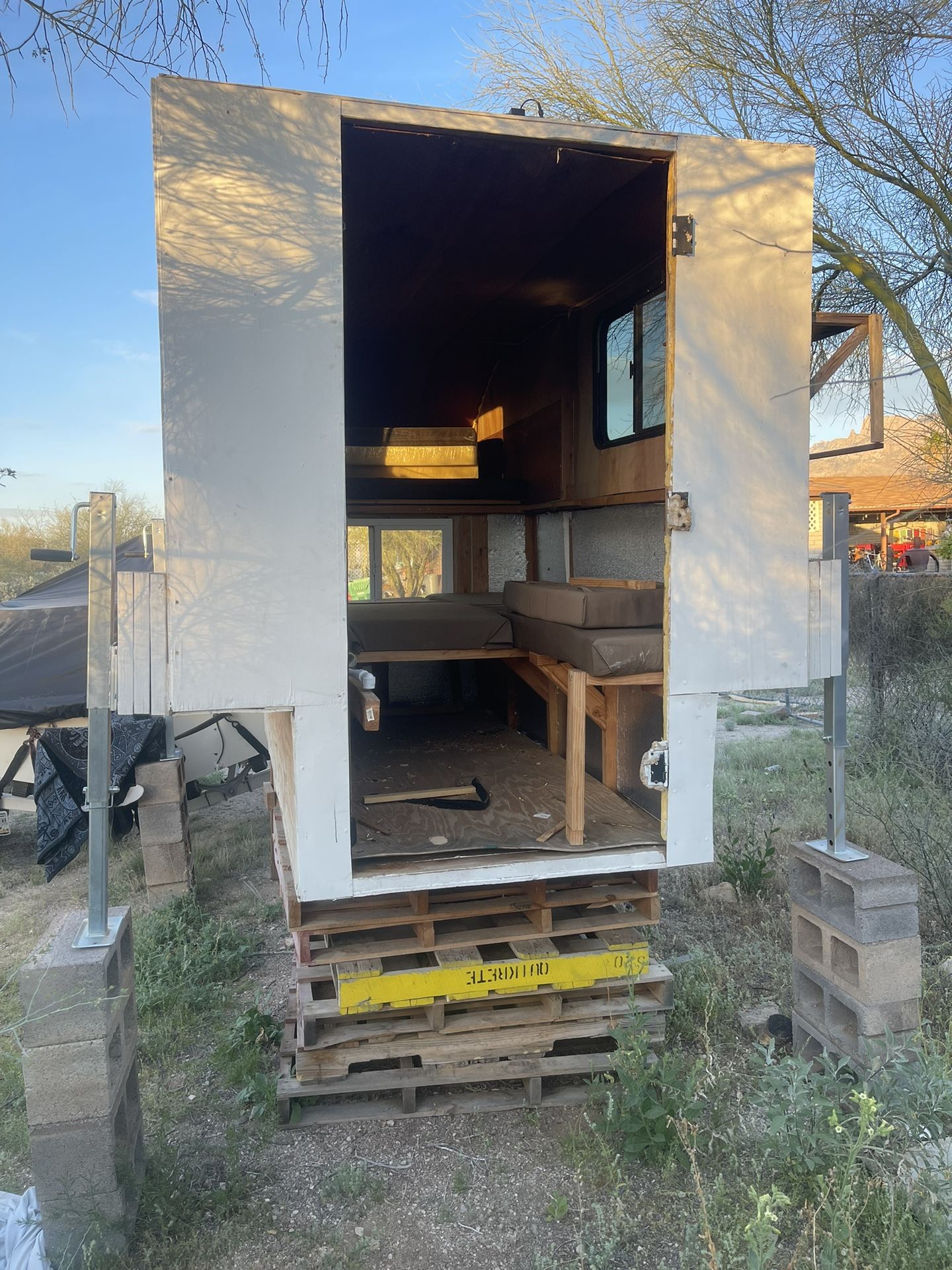 Camper Fits 6 Foot Bed