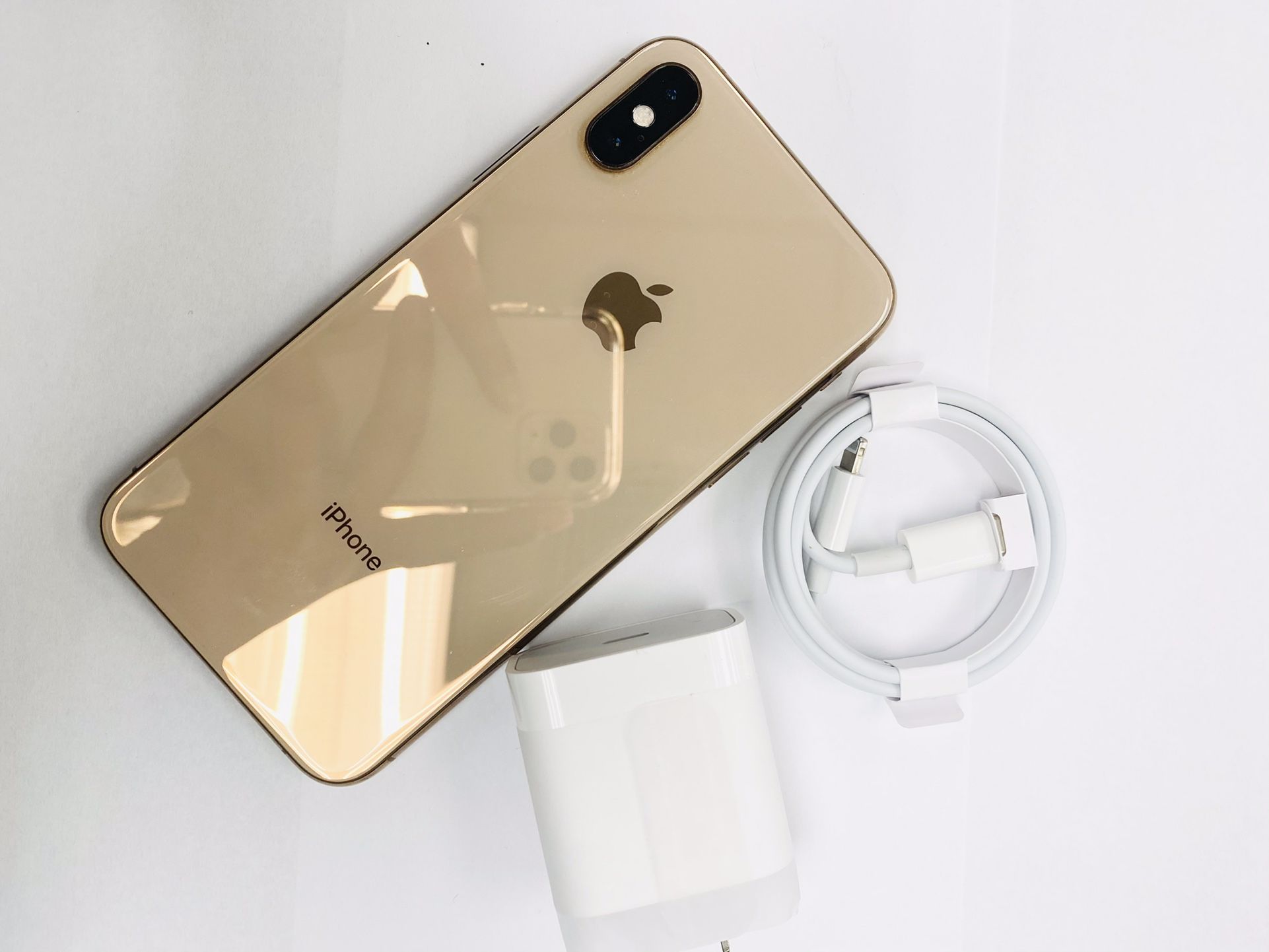 iPhone X (64gb) Unlocked with store warranty