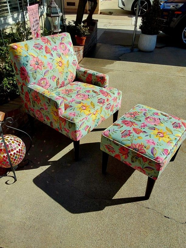Beautiful Floral Accent Chair With Matching Ottoman From Pier 1 Imports. Originally Paid $498.00.
