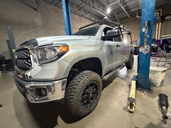 On sale 2.5” leveling kit with installation 07-21 Toyota tundra 2wd 4x4 ( We Finance)