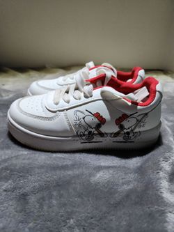 Peanuts Snoopy children's sneakers  Size 12