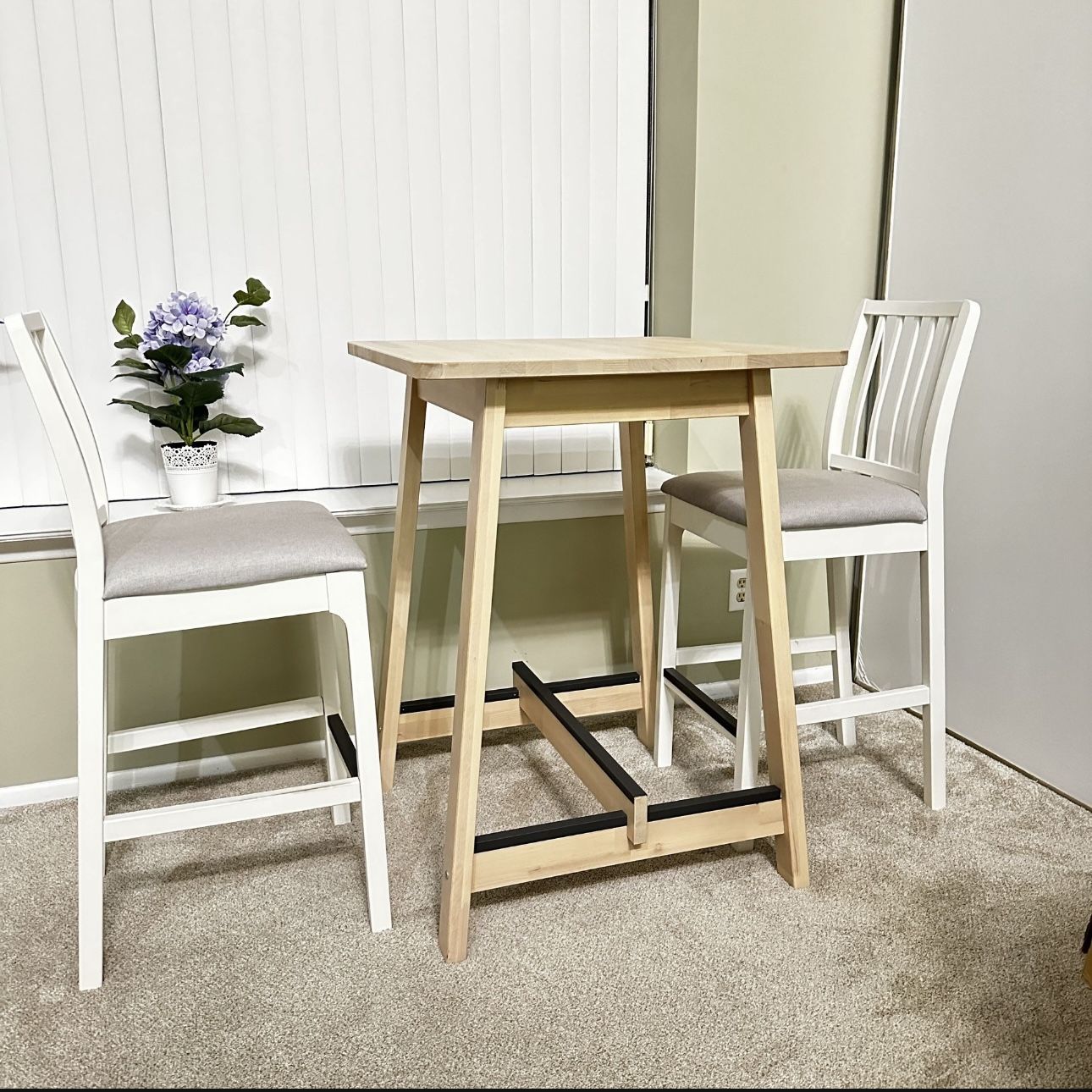 IKEA coffee table Bar table + 2 Stools