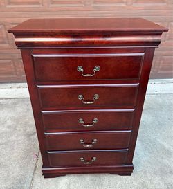 Solid wood 5 drawers tall dresser