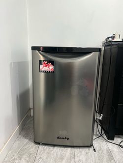 Mini fridge