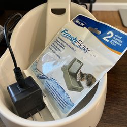 Deluxe Fresh Flow cat Fountain petmate 