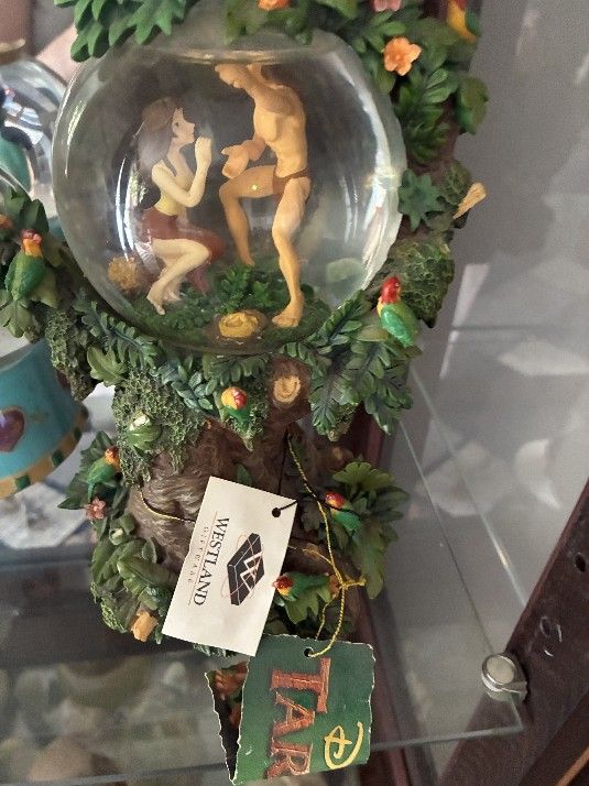 Disney Collector Items Snow Globe